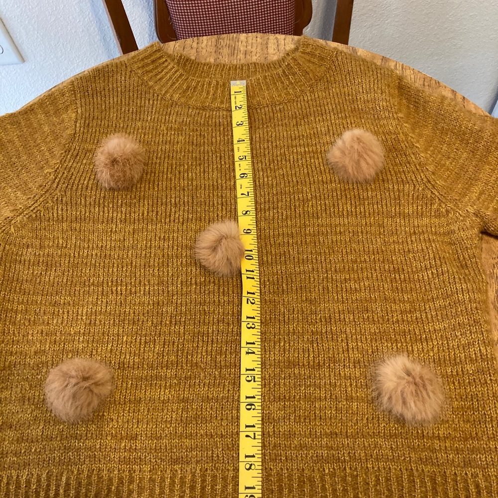 New With Tags Michelle Nicole Sweater. Size M - Picture 2 of 13